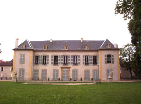 La façade arrière du château.