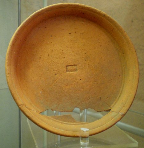 Assiette italique. Début du Ie s. Basse-Yutz.