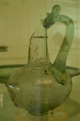 Biberon en verre. Fin du IVe s. Fontoy.