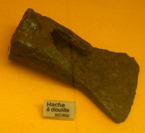 Hache à douille. Haute-Marne.