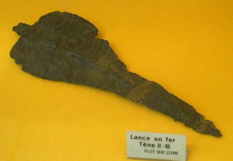 Lance en fer. La Tène. Villey-St-Étienne.