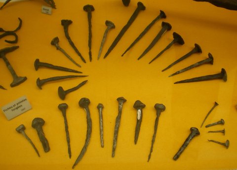 Fiches et pointes forgées. Sorcy.