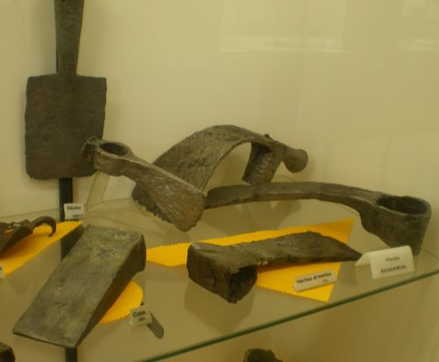 Outils agricoles.
