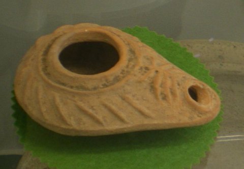 Lampe à huile.