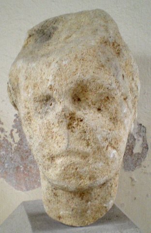 Tête de divinité (Mithra ?). Tuilley-aux-Groseilles.