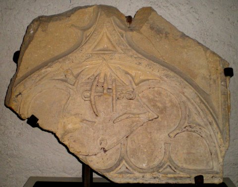 Linteau aux armes des bateliers et des pêcheurs.
