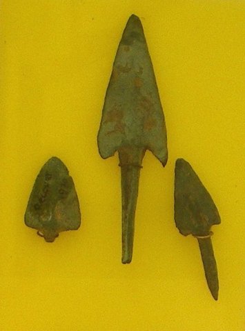 Pontes de flèches. Bronze Final. Recourt; Thelod; Vic-sur-Seille.