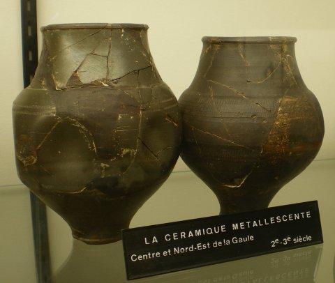 Céramique métallescente du centre et du nord-est de la Gaule. IIe-IIIe s.