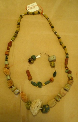 Collier. Cimetière de Liverdun La-Croisette.