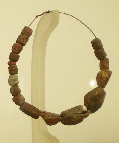 Collier.