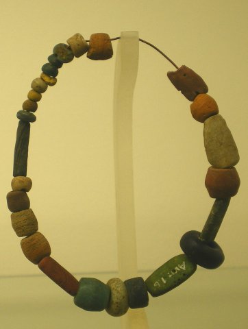 Collier.