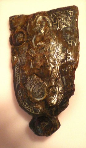 Garniture de ceinture damasquinée. Sépultures épiscopales de l'abbaye de St Evre.