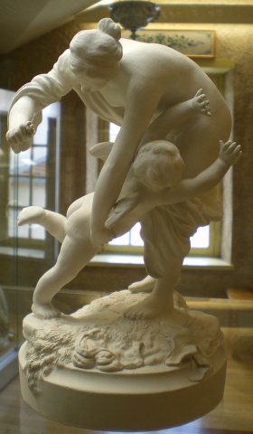 Figurine de P. L. Cyfflé. La fessée.