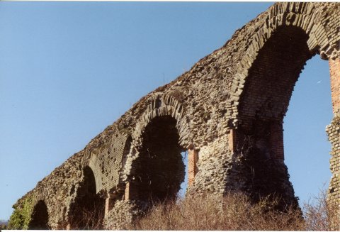 Détail des arches de la rive gauche.