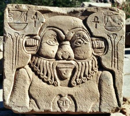 Philae. Temple d'Hathor. Photo M. Heilig