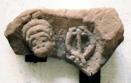 Stèle de Mercure. Grès. Hultehouse, Limersberg.