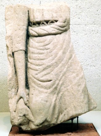 Stèle de Rosmerta. Grès. Garrebourg, Kessel.
