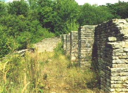 Dolving, villa St Ulrich. Le mur à contreforts.