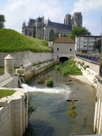 Le fossé de l'enceinte de Toul à la Porte de Metz.