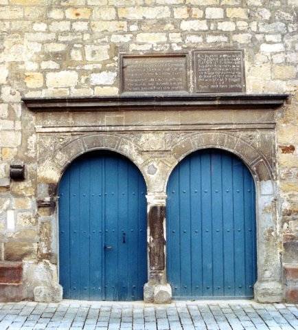 Eglise St Marien, porche du bas-côté nord.