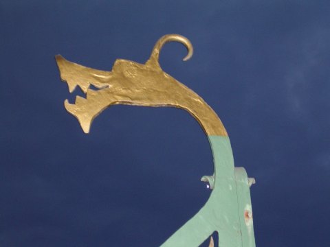 Dragon sur la grille du Musée Historique.