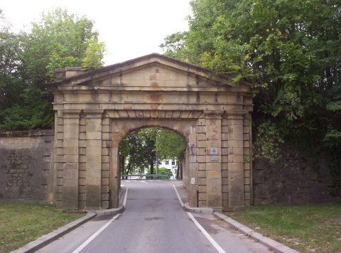 La Porte de Sarrelouis de la citadelle de Bellecroix à Metz.