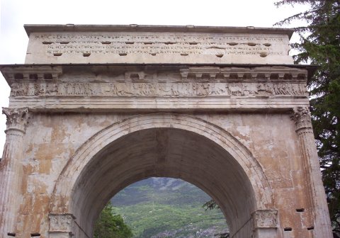 L'arche de l'arc, face nord © M. Heilig L'arche de l'arc.