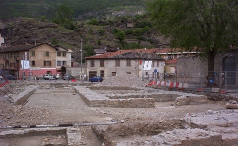 Fondations du temple du forum, © M. Heilig Fondations du temple du forum.