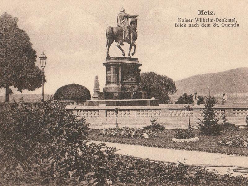 Kaiser Wilhelm Denkmal. Blick nach dem St Quentin. Carte postale du début XXe s.