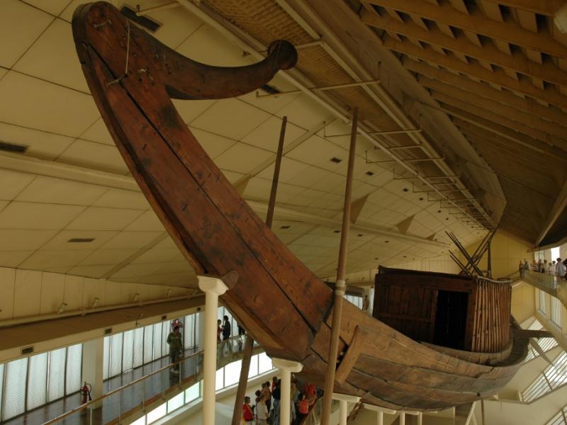 Photo de la proue de la barque solaire